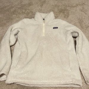 White Sherpa Patagonia pullover